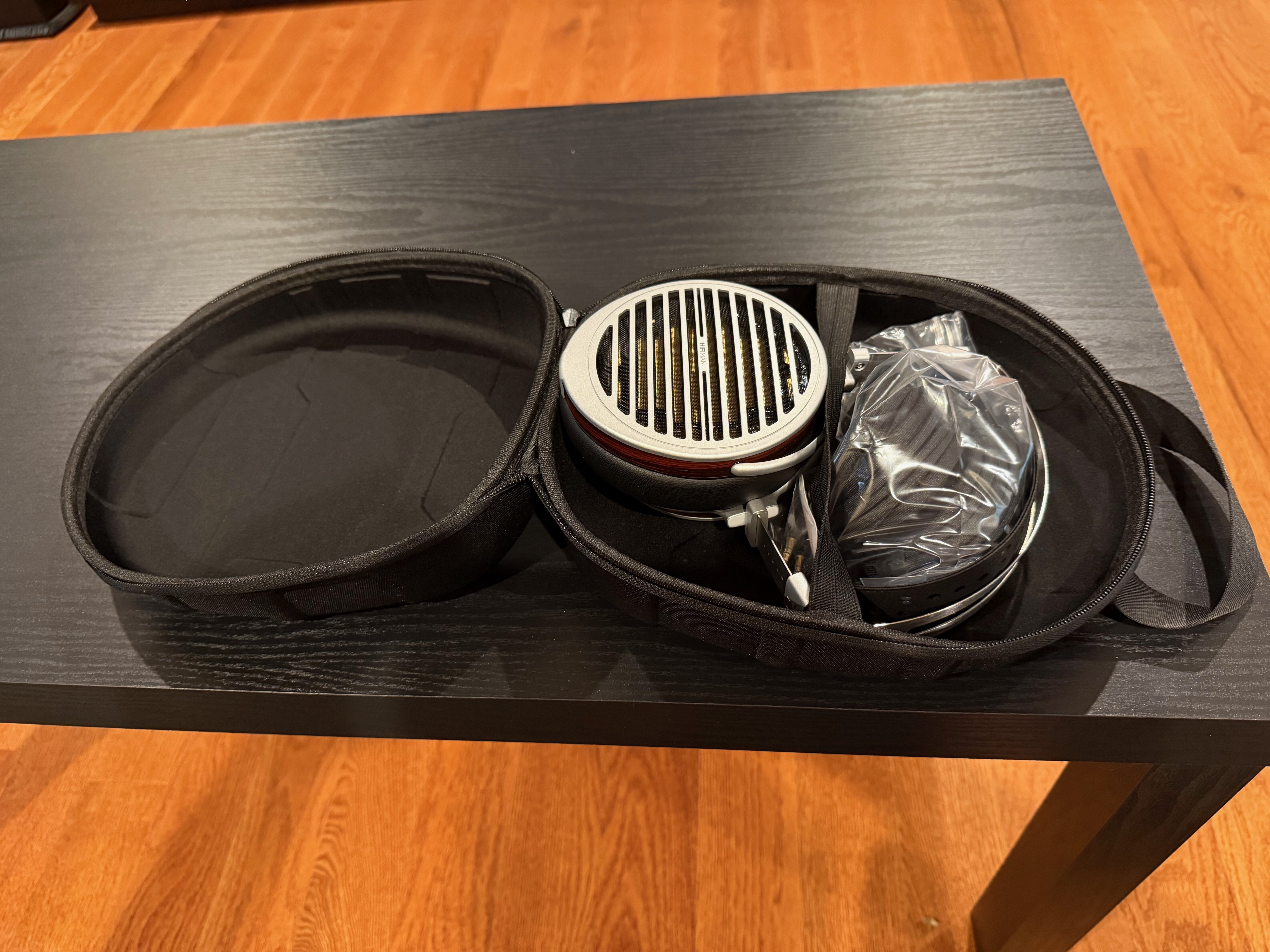 Hifiman Susvara Case opened